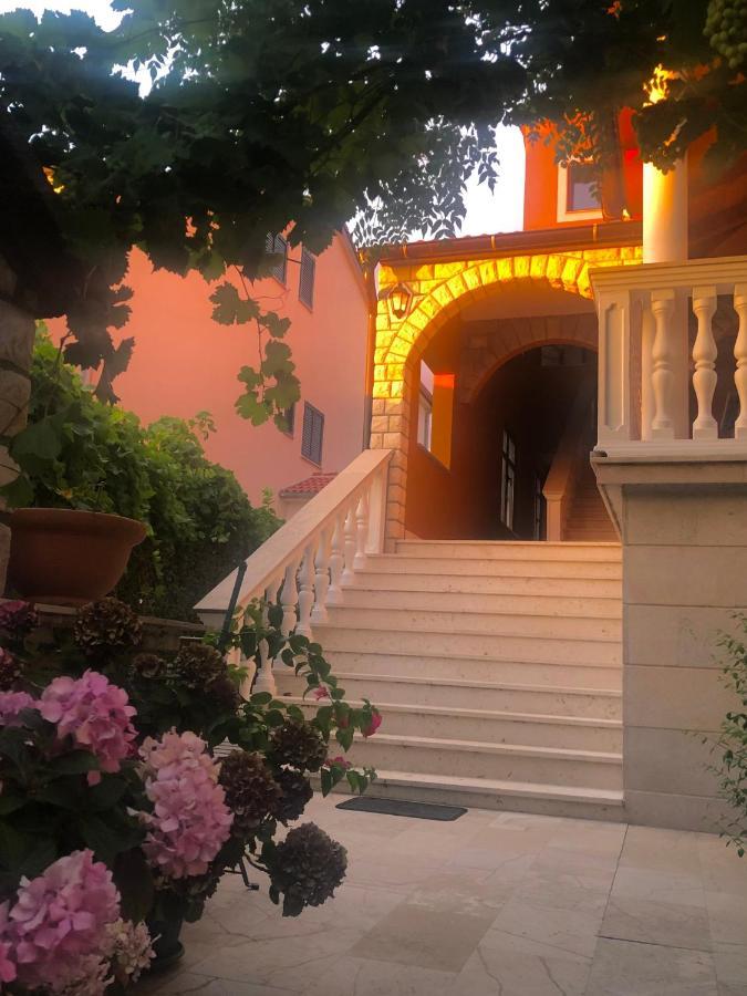 Apartment Zigo Rab Town Bagian luar foto