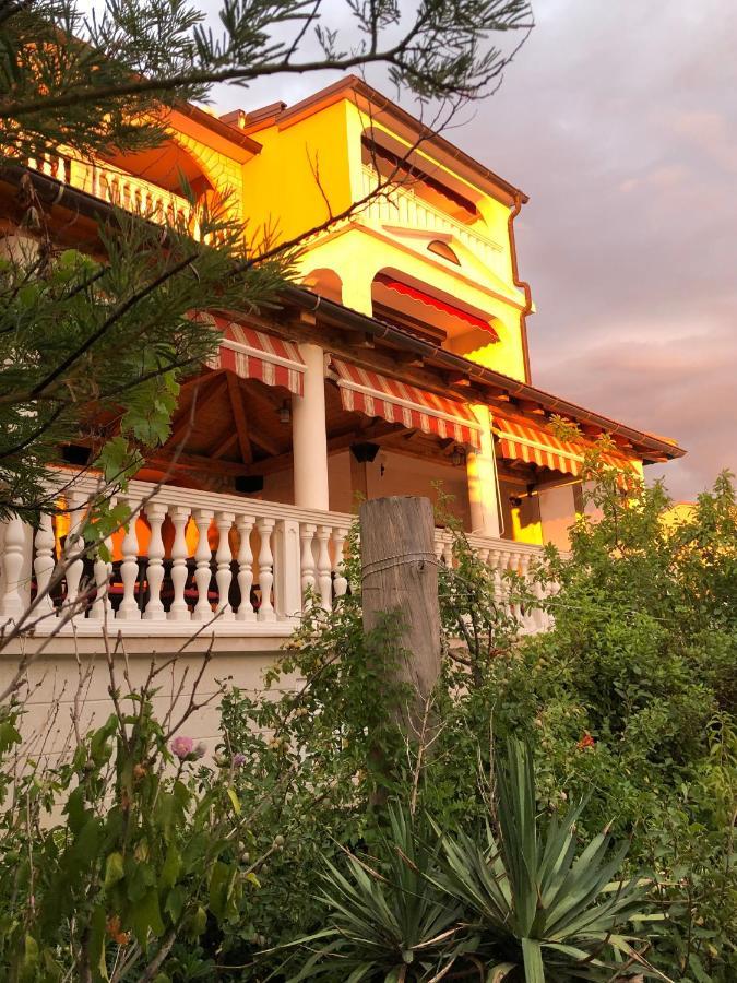 Apartment Zigo Rab Town Bagian luar foto